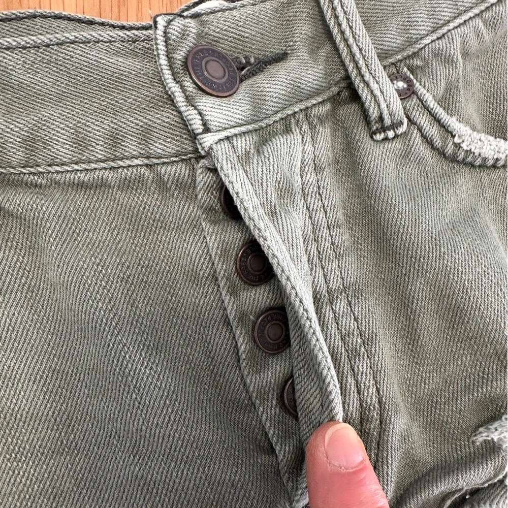 Free People We The Free Olive Geeen Distressed Denim Shorts Size 25 - Picture 6 of 8